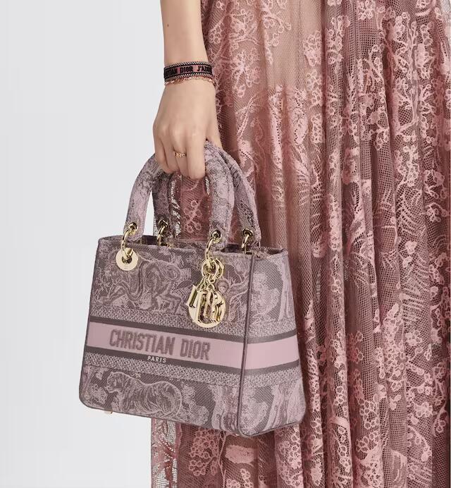 《上品なピンクカラーが素敵》Dior LadyD-Liteミディアムバッグ
